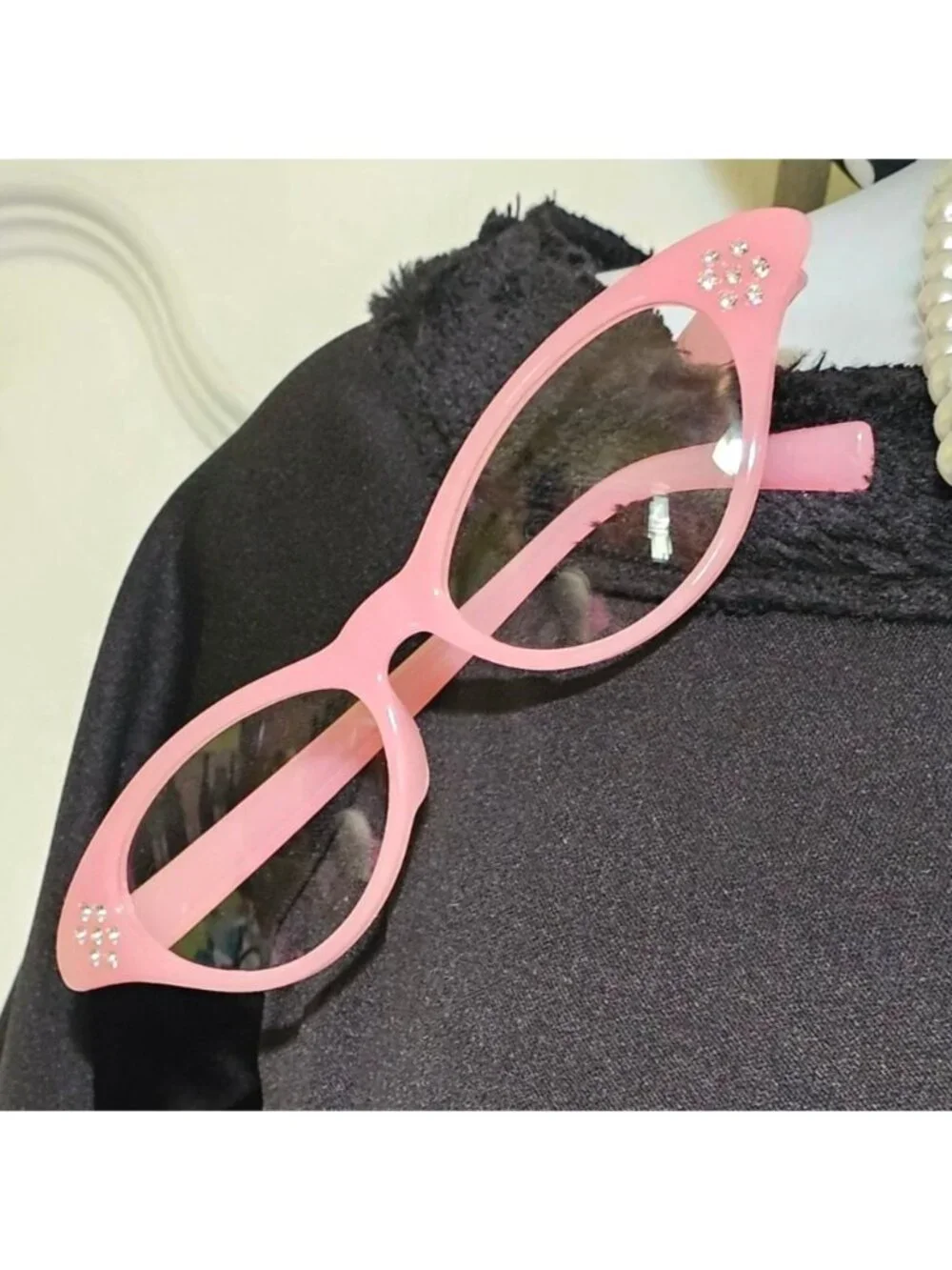 Poodle Skirt Costume Girls 8-10 50s Sock Hop Petticoat Glasses Gloves Pearls - Picture 6 of 10